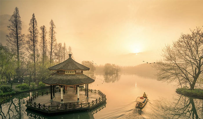 中國(guó)詩(shī)人的邀請(qǐng)函 現(xiàn)代人是寫(xiě)不出來(lái)的